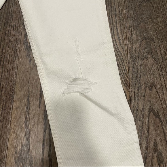 H&M Slight Distressed White Jeans - Picture 7 of 7